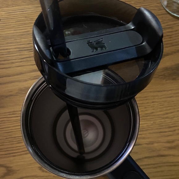 Stanley Black 30oz - Picture 2 of 2